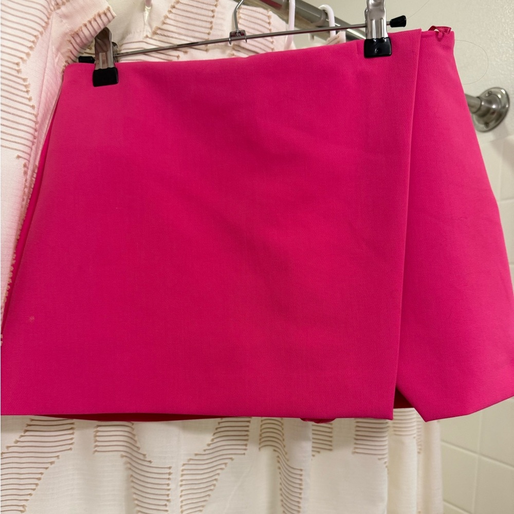 Zara hot pink skort